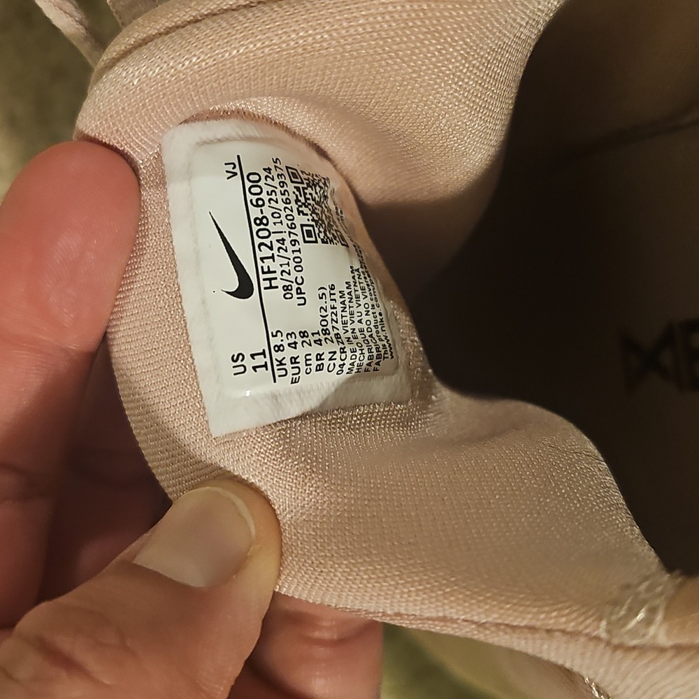 Nike Women's Pink Metcons - Picture 5 of 5